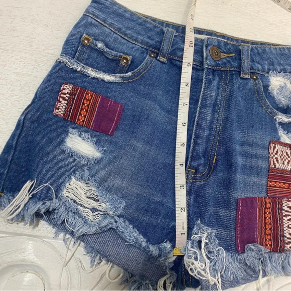 Bullhead Mom Shorts Fray Cutoff Patchwork 3 - Picture 6 of 7